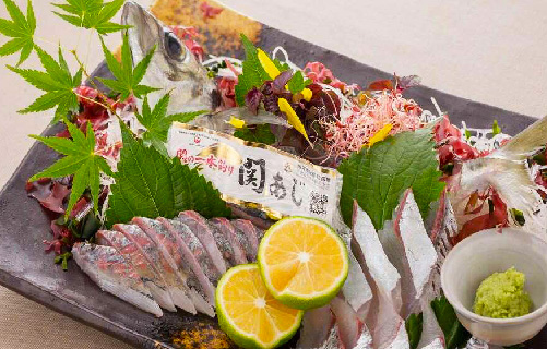 和洋折衷コース料理・関アジプラン